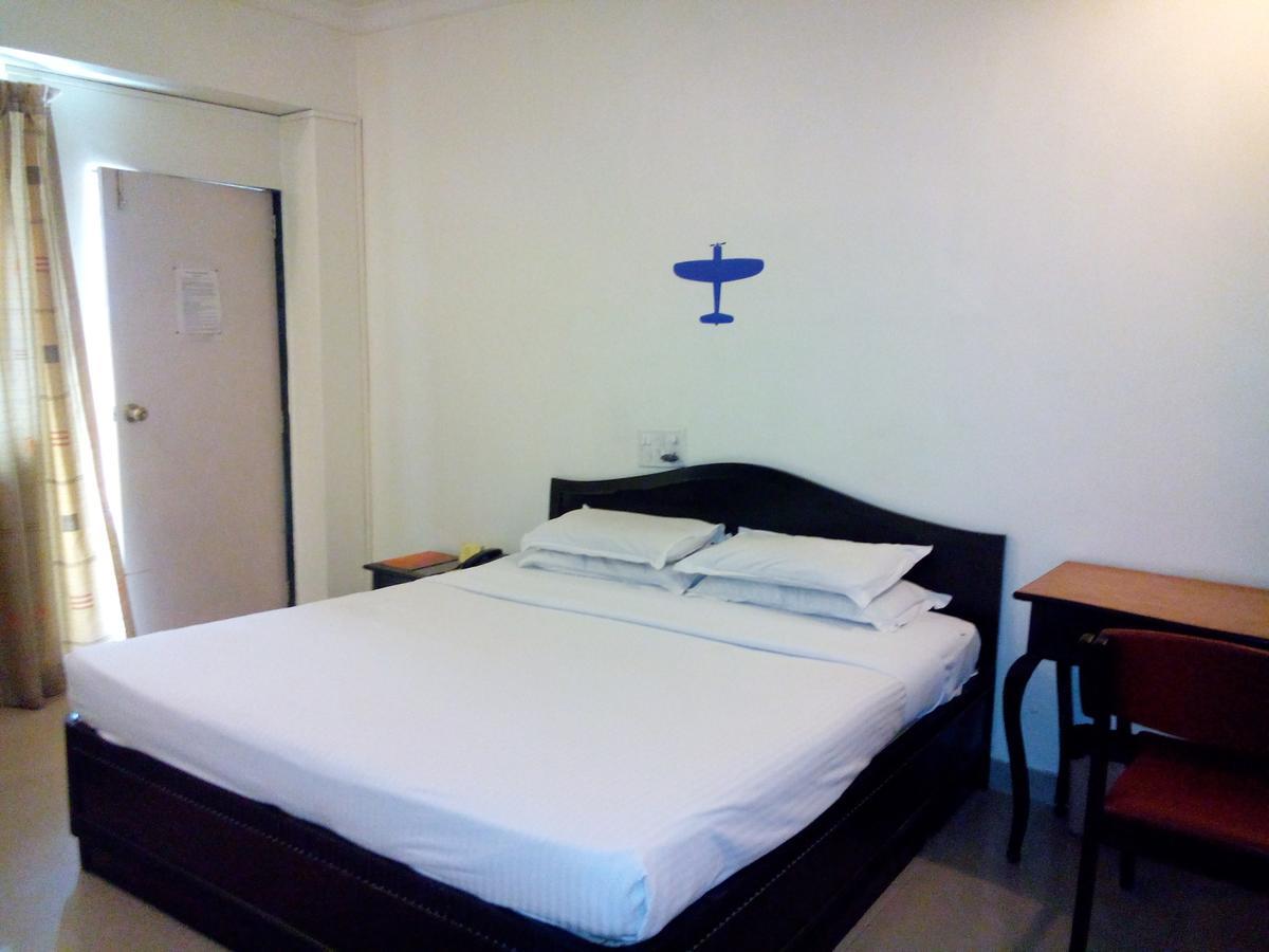 Hotel Ritz Pune Exterior foto