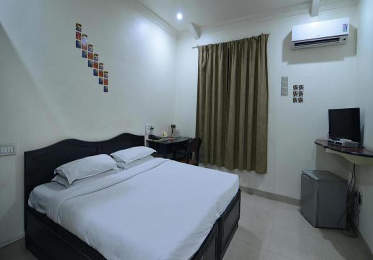 Hotel Ritz Pune Exterior foto