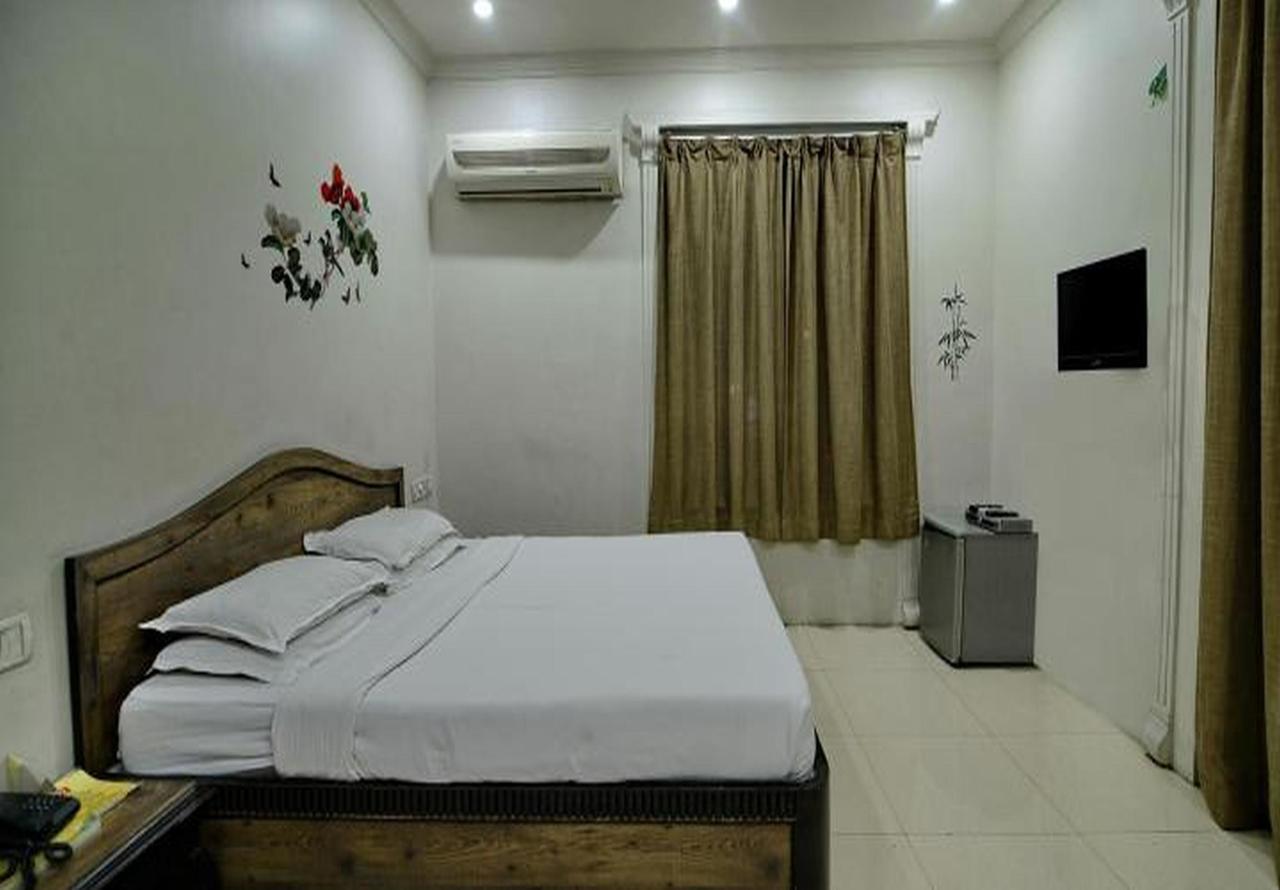 Hotel Ritz Pune Exterior foto