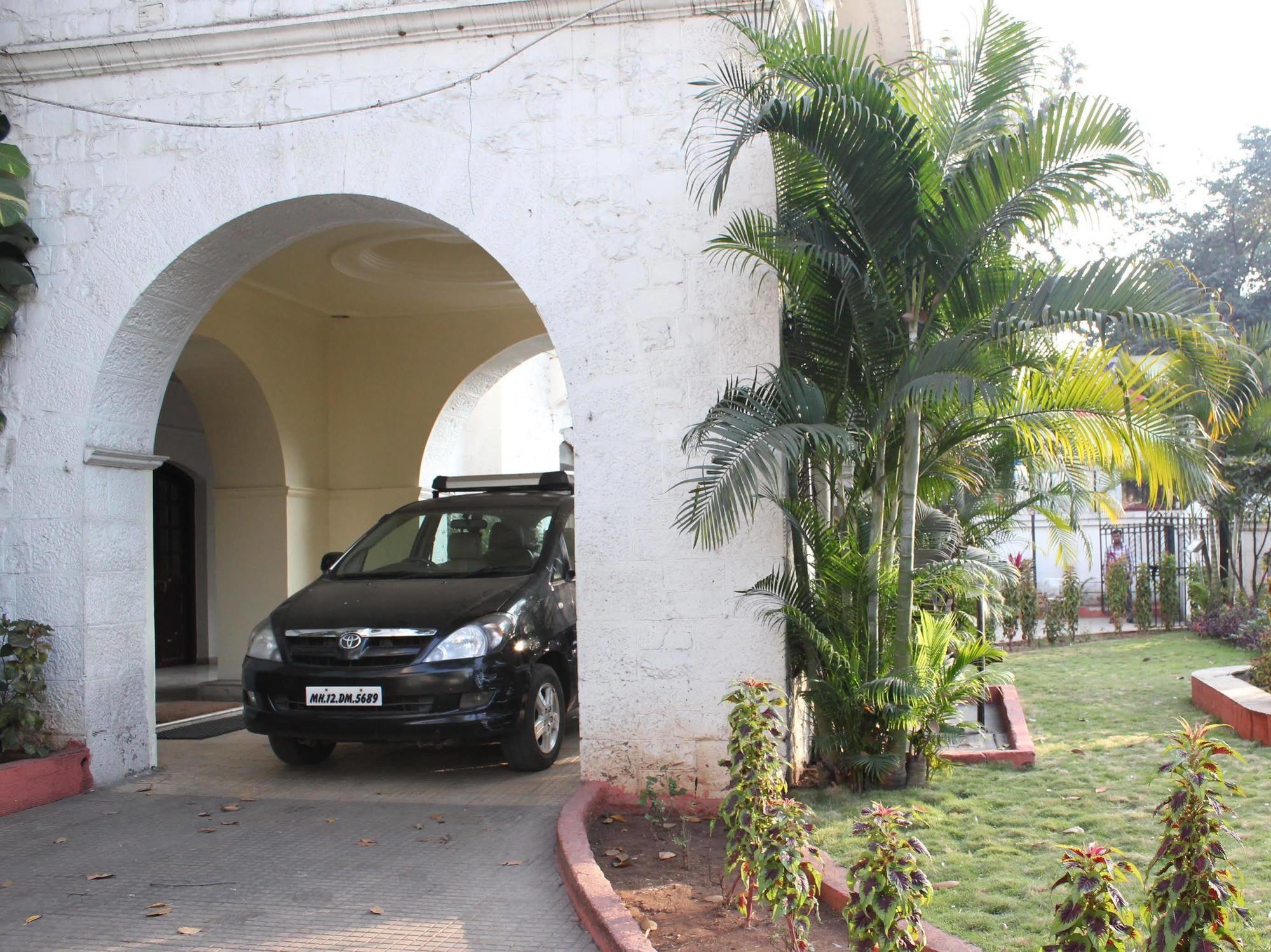Hotel Ritz Pune Exterior foto
