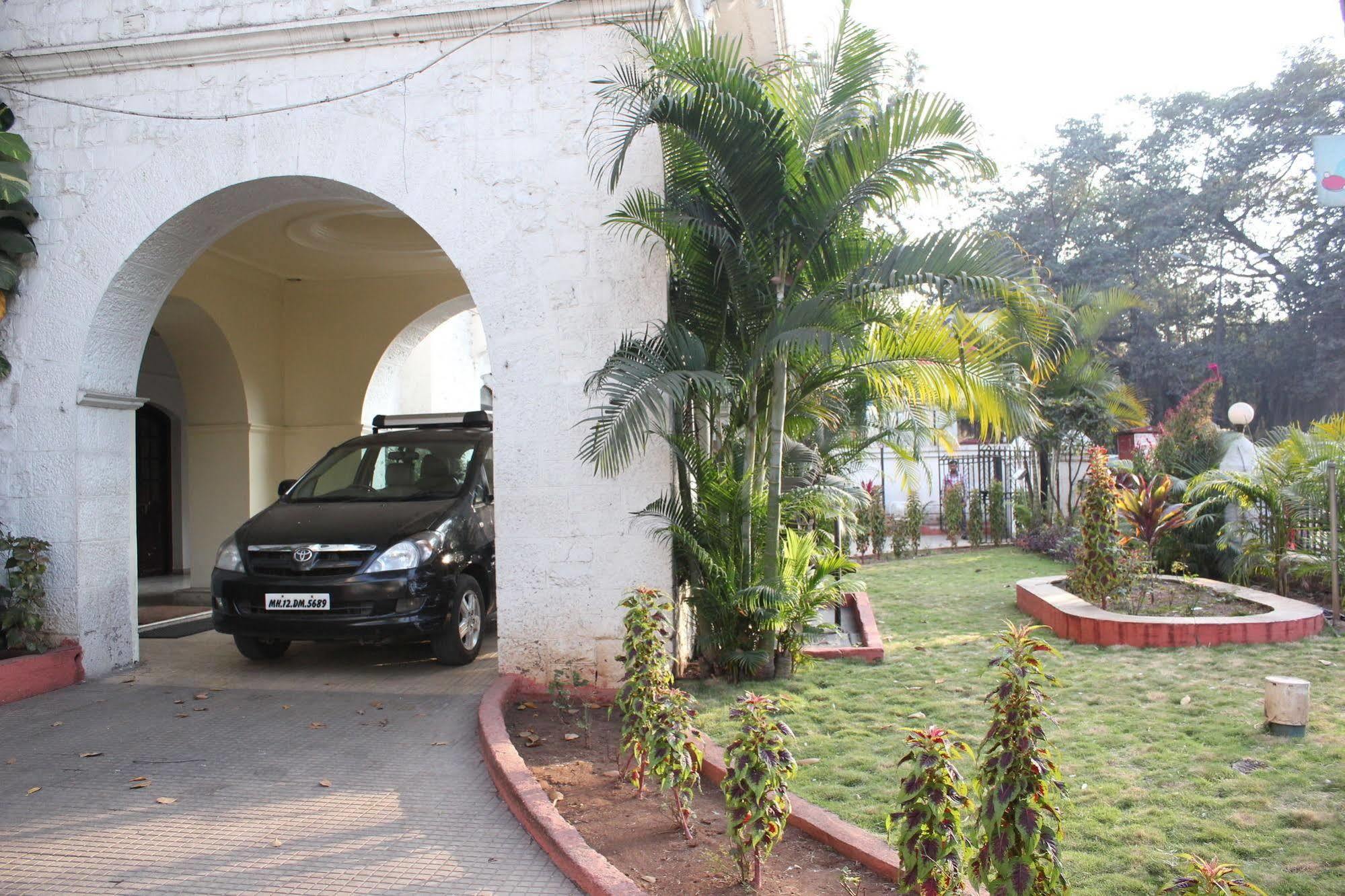 Hotel Ritz Pune Exterior foto